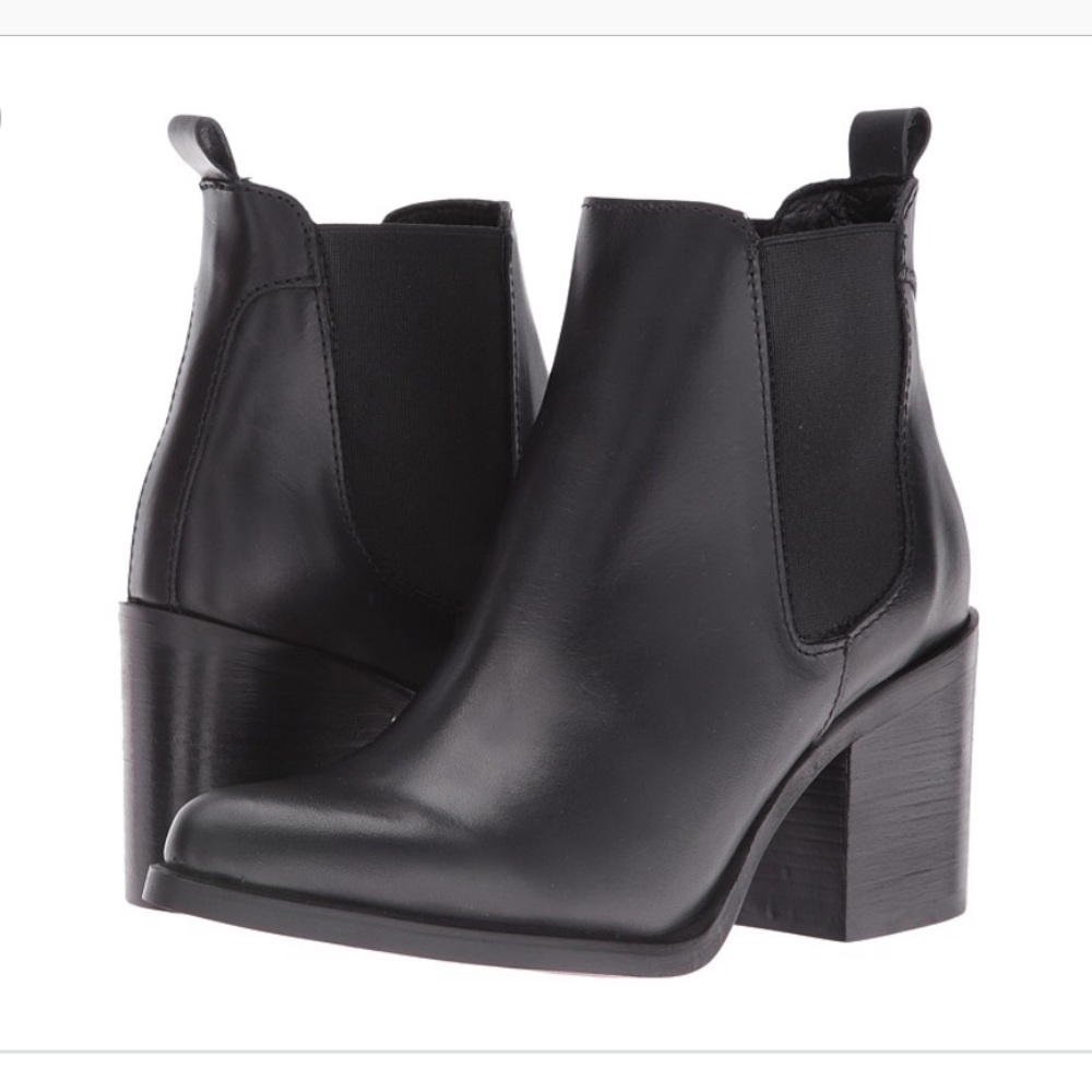 Steve Madden Pistol Bootie - Black Leather